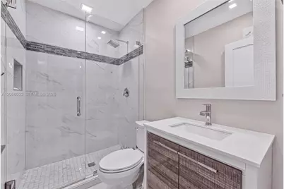 700 W 51st Pl, Hialeah, FL 33012 - Photo 17
