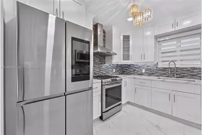 700 W 51st Pl, Hialeah, FL 33012 - Photo 5