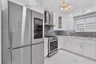 700 W 51st Pl, Hialeah, FL 33012 - Photo 5