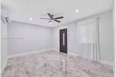 700 W 51st Pl, Hialeah, FL 33012 - Photo 23