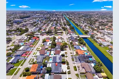 700 W 51st Pl, Hialeah, FL 33012 - Photo 29