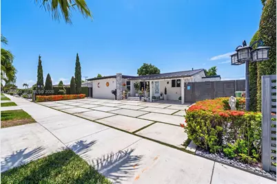 700 W 51st Pl, Hialeah, FL 33012 - Photo 3