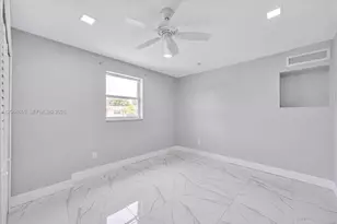 700 W 51st Pl, Hialeah, FL 33012 - Photo 17