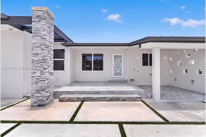 700 W 51st Pl, Hialeah, FL 33012 - Photo 3
