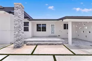 700 W 51st Pl, Hialeah, FL 33012 - Photo 3