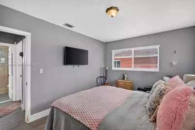 121 E 36th St, Hialeah, FL 33013 - Photo 19