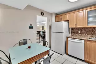 9273 Collins Ave, Surfside, FL 33154 - Photo 17
