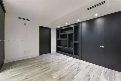 1010 Brickell Ave #3905, Miami, FL 33131 - Photo 3