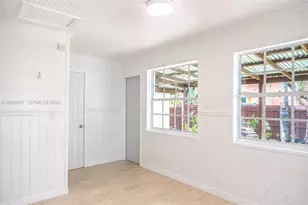 729 NE 2nd Ct, Hallandale Beach, FL 33009 - Photo 25