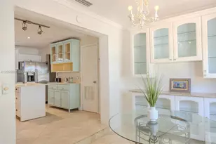 729 NE 2nd Ct, Hallandale Beach, FL 33009 - Photo 15