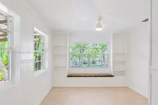 729 NE 2nd Ct, Hallandale Beach, FL 33009 - Photo 23