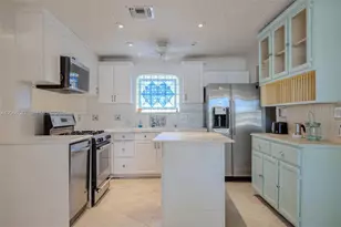 729 NE 2nd Ct, Hallandale Beach, FL 33009 - Photo 11