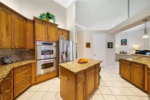 10660 SW 44th Ct, Davie, FL 33328 - Photo 17