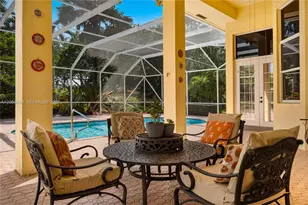 10660 SW 44th Ct, Davie, FL 33328 - Photo 9