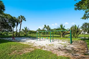 10660 SW 44th Ct, Davie, FL 33328 - Photo 39