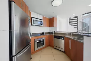 300 S Biscayne Blvd, Miami, FL 33131 - Photo 3