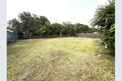 11935 SW 37th St, Miami, FL 33175 - Photo 13