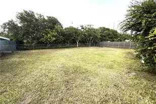11935 SW 37th St, Miami, FL 33175 - Photo 13