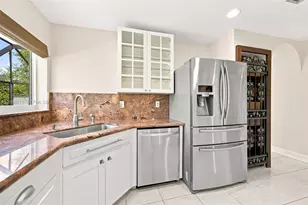 14060 Richwood Pl, Davie, FL 33325 - Photo 7