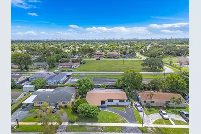 18425 NW 23rd Ave, Miami Gardens, FL 33056 - Photo 37
