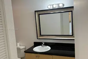 7110 NW 179th St, Hialeah, FL 33015 - Photo 11