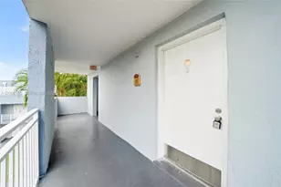 9375 Fontainebleau Blvd, Miami, FL 33172 - Photo 3