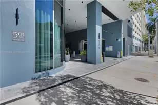 121 NE 5th St, Miami, FL 33132 - Photo 23