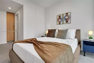 121 NE 5th St, Miami, FL 33132 - Photo 11