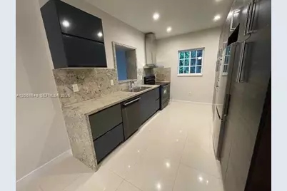 7820 Carlyle Ave, Miami Beach, FL 33141 - Photo 5