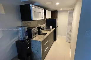 7820 Carlyle Ave, Miami Beach, FL 33141 - Photo 21