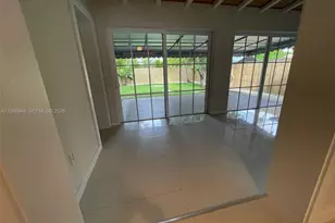 7820 Carlyle Ave, Miami Beach, FL 33141 - Photo 11