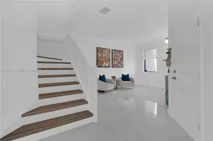 550 NE 207th St, Miami, FL 33179 - Photo 13