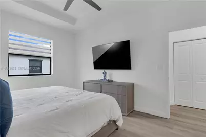 550 NE 207th St, Miami, FL 33179 - Photo 17