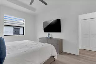 550 NE 207th St, Miami, FL 33179 - Photo 17