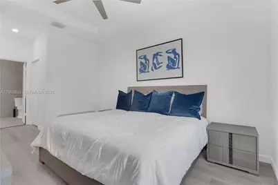 550 NE 207th St, Miami, FL 33179 - Photo 15