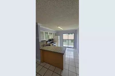 5290 W 21st Ct #304, Hialeah, FL 33016 - Photo 11