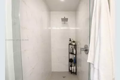 16385 Biscayne Blvd #1920, North Miami Beach, FL 33160 - Photo 13
