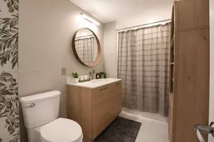 16385 Biscayne Blvd, North Miami Beach, FL 33160 - Photo 11