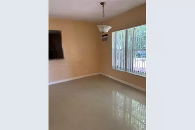 695 NE 151st St #3, Miami, FL 33162 - Photo 3