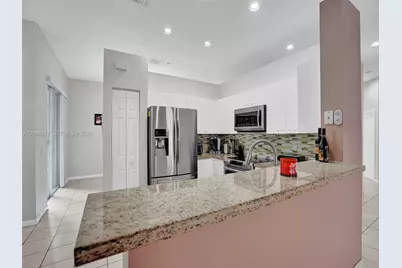 938 Bluewood Ter, Weston, FL 33327 - Photo 25