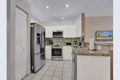 938 Bluewood Ter, Weston, FL 33327 - Photo 29