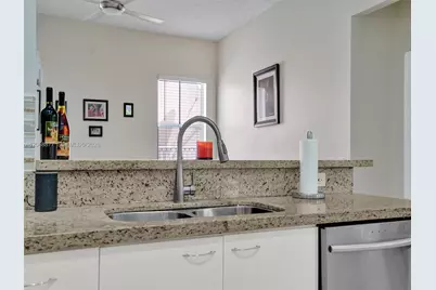 938 Bluewood Ter, Weston, FL 33327 - Photo 27