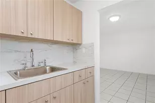 345 W 68th St, Hialeah, FL 33014 - Photo 13