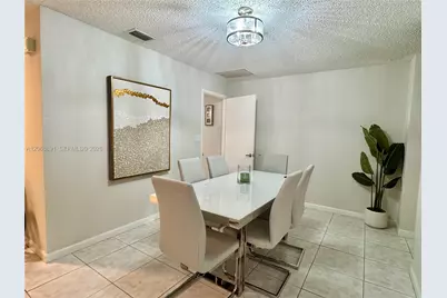 7049 Marlberry Ln #7049, Tamarac, FL 33321 - Photo 5