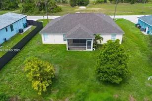 4129 NE 19th Pl, Cape Coral, FL 33909 - Photo 3