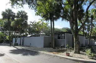 16330 Oak Walk, Miami Lakes, FL 33014 - Photo 3
