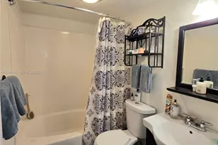 16330 Oak Walk, Miami Lakes, FL 33014 - Photo 15