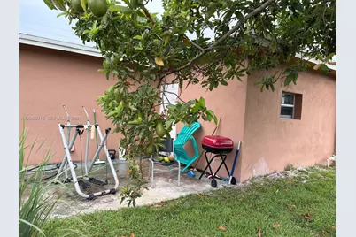 2745 NW 69th Ave, Sunrise, FL 33313 - Photo 15
