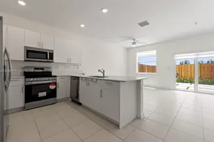 2634 SE 29th St, Homestead, FL 33035 - Photo 9