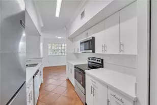 11601 SW 2nd St, Pembroke Pines, FL 33025 - Photo 19